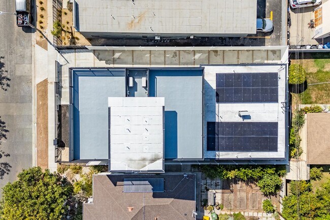 Building Photo - LUXURY in Prime Culver City