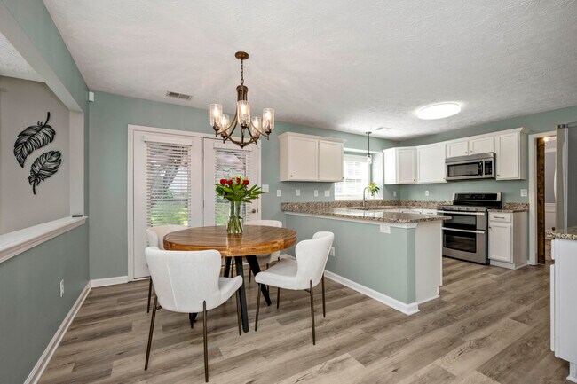 Building Photo - 4016 Kenesaw Dr