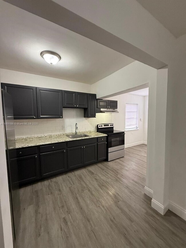 Building Photo - 14720 Monroe St