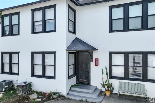 Primary Photo - 301 W Leuda St