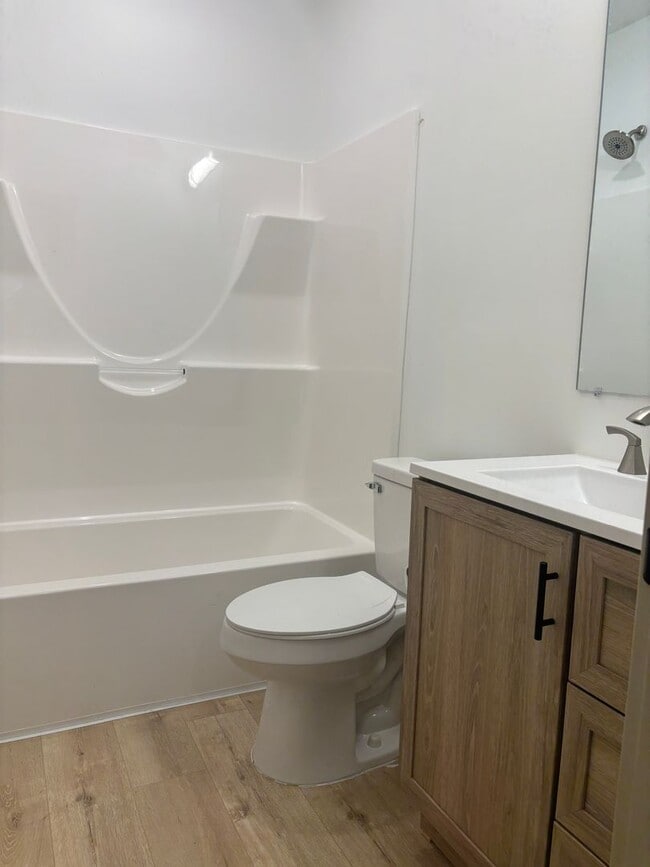 Building Photo - 308 W Worley St