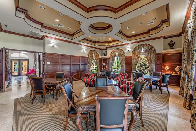 Building Photo - 10513 Versailles Blvd