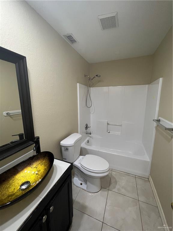 Building Photo - 17 Grayson Ave