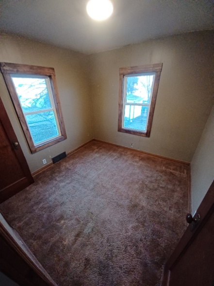 Building Photo - 539.5 S 1st St