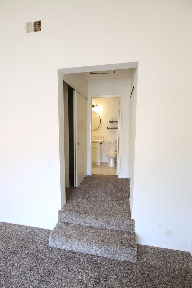 Building Photo - 2-Bedroom 1.5-Bathroom Townhouse