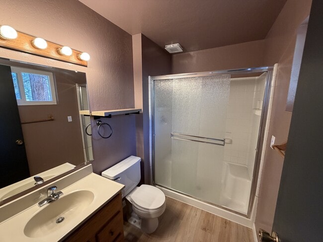 Building Photo - 3204 Apple St