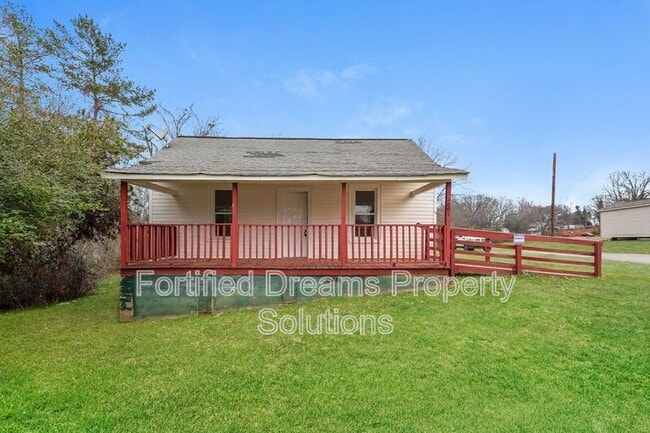 Building Photo - 2001 Row St