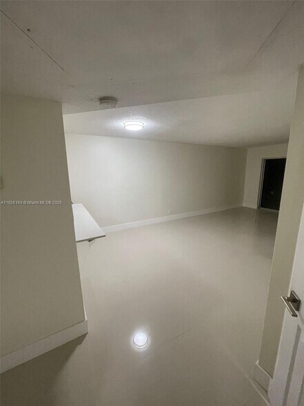 Building Photo - 7925 Fairview Dr