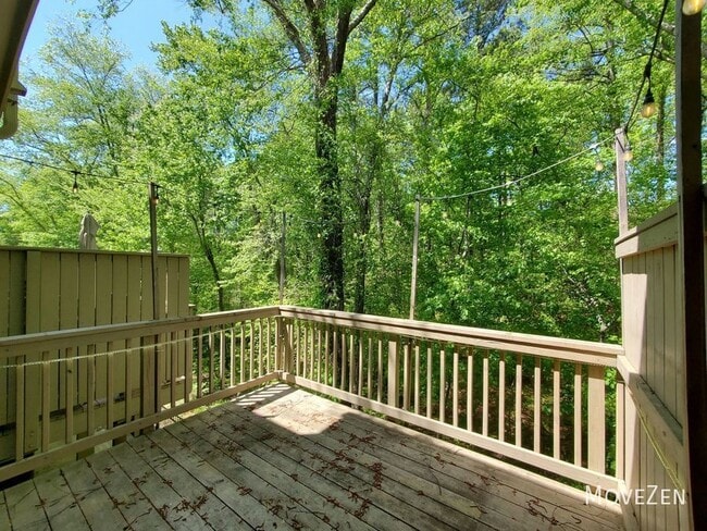 Building Photo - 2801 Stone Rock Dr