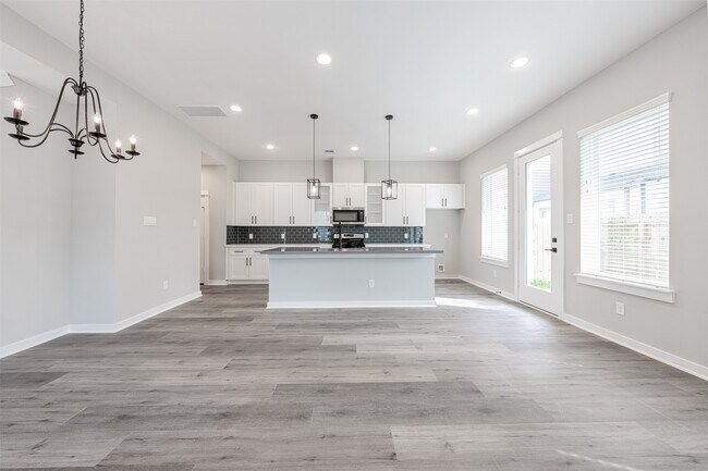 Building Photo - 8402 Berry Green Ln
