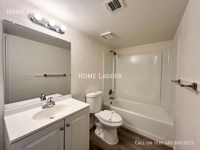 Building Photo - 4961 S Park Ave