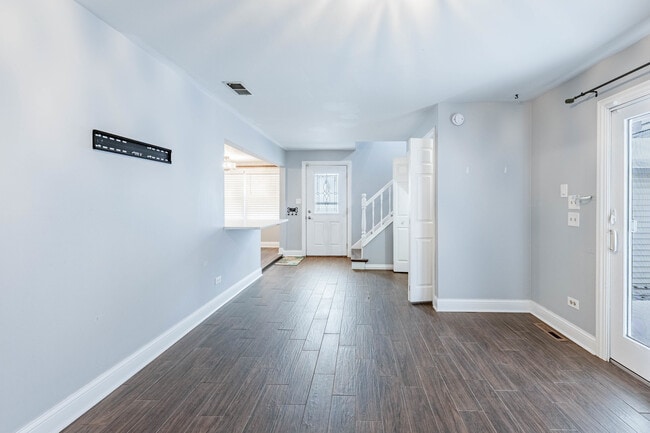 Building Photo - 8912 S Ryan Rd