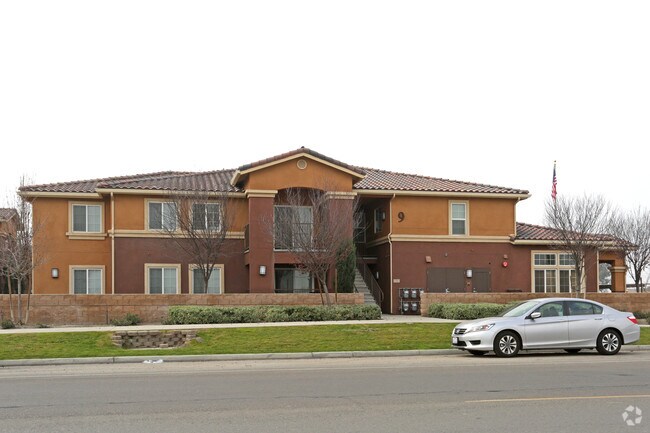 Building Photo - Sierra Vista Apartments