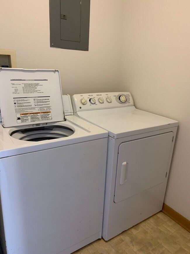 Building Photo - Cozy Home Minutes From Downtown Waynesville