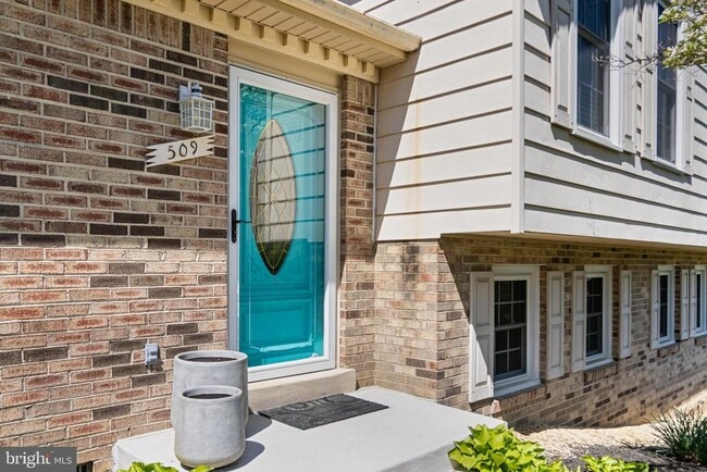 Building Photo - 509 Dogwood Ct