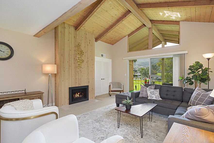 Light and bright, cathedral ceiling's, new wood flooring,gas fireplace - 1880 Fairway Circle Dr