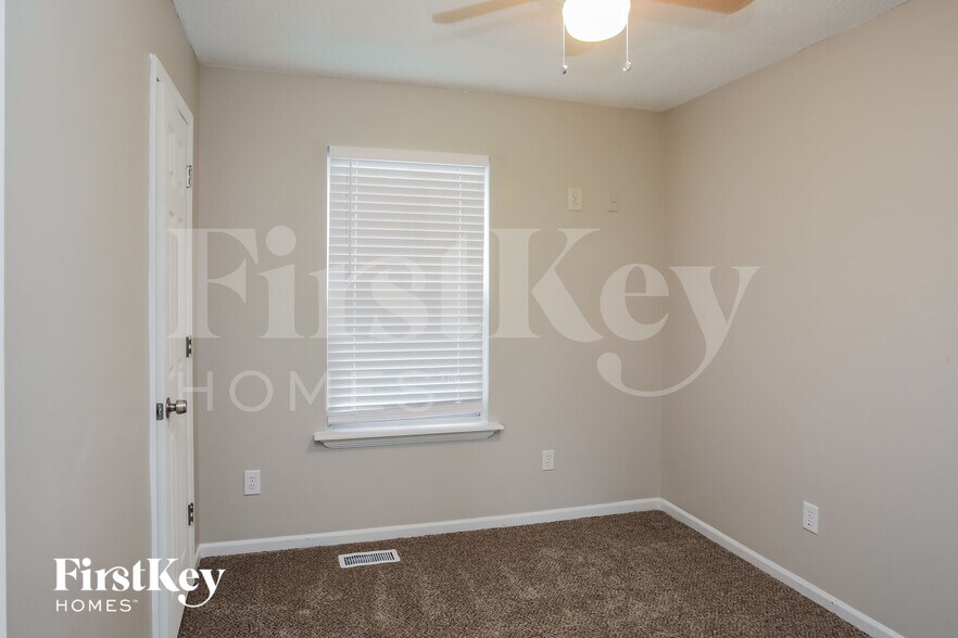 Building Photo - 1034 Bunting Ln