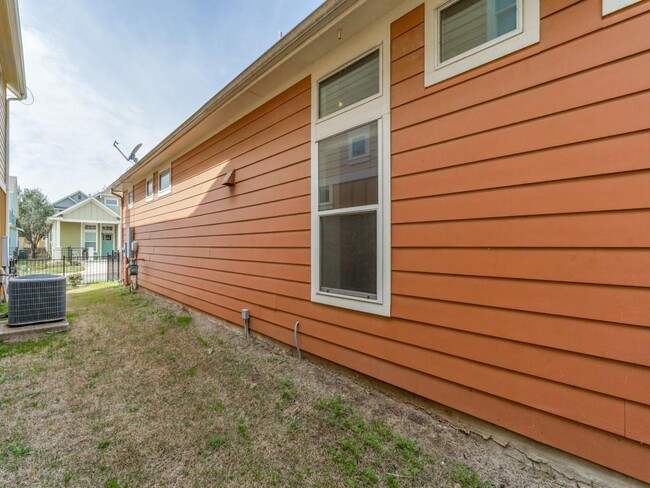 Building Photo - 12205 Barras Branch Dr