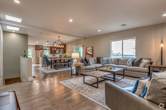 Great room - 3805 Keating St