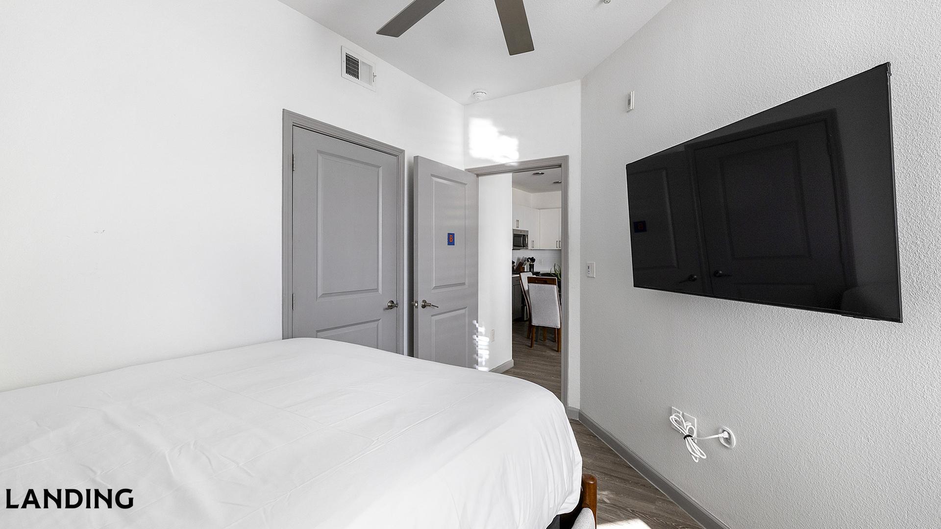 Building Photo - 1001 S Center St