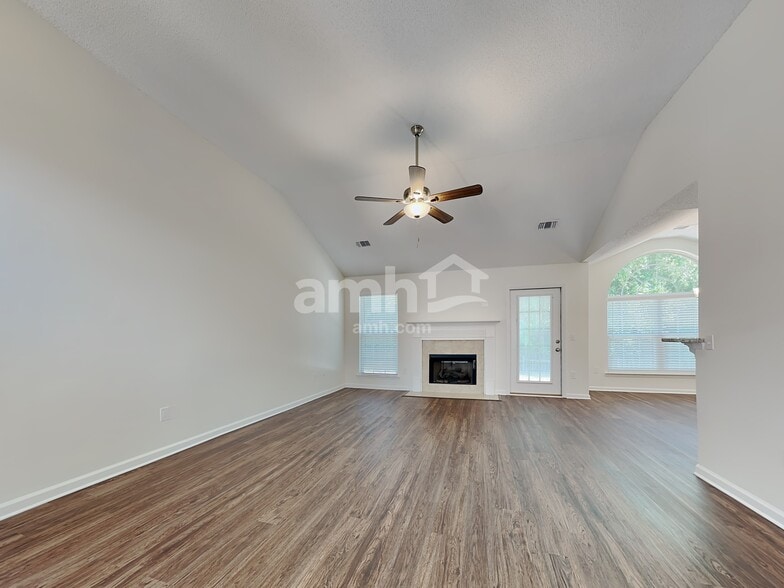 Building Photo - 159 Arbor Village Dr