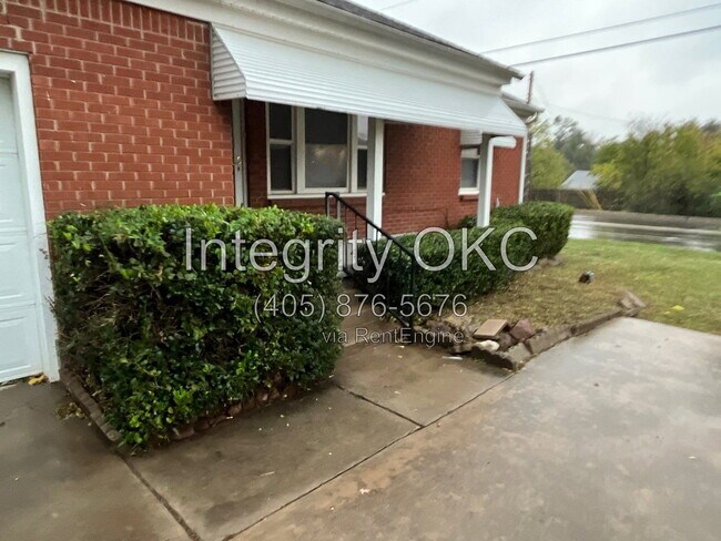 Building Photo - 3700 N Drexel Blvd