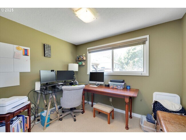 Building Photo - Bull Mountain Gem – Single-Level 3BR with 2 Living Areas, Large Yard & Pergola Patio