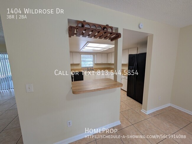 Building Photo - 1404 Wildrose Dr