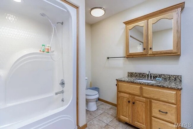 Building Photo - 3 Bedroom 2 Bathroom
