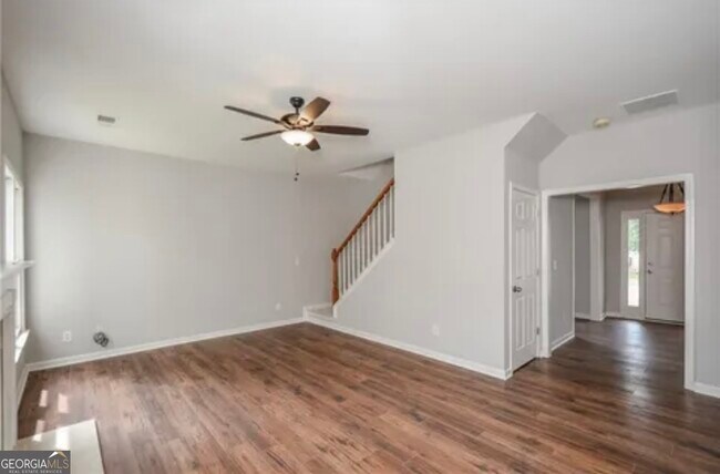 Building Photo - 3380 Maple Terrace Dr
