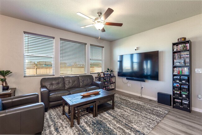 Building Photo - Single Family Home for Rent