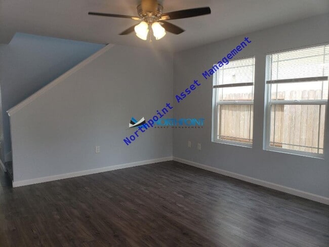 Building Photo - 4 BR/2.5 BA | Newly Renovated Single Family Home | 1-Car Covered Parking | Fully Fenced Backyard