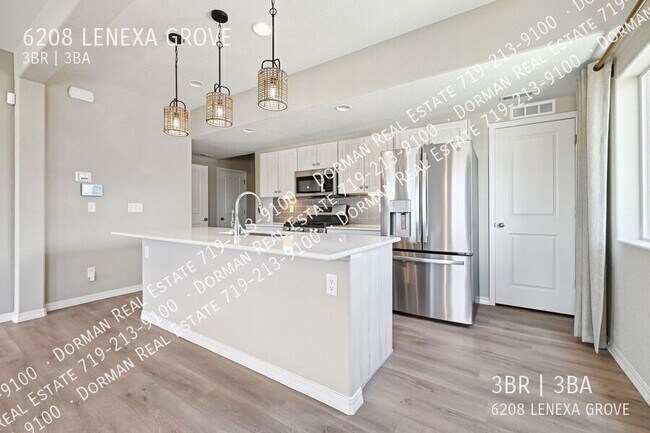 Building Photo - 6208 Lenexa Grv