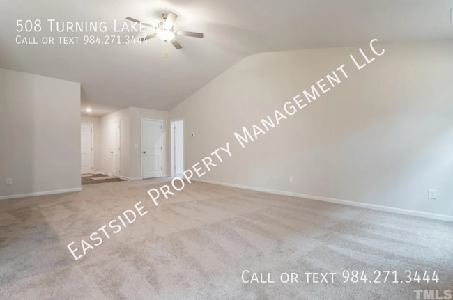 Building Photo - 508 Turning Lk Dr