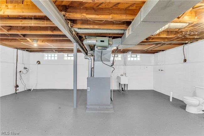 Building Photo - 14028 Rockside Rd