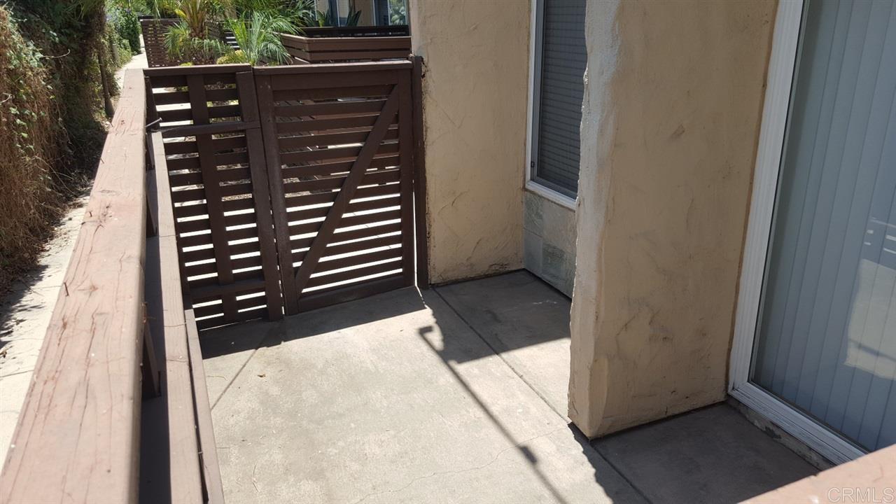 Building Photo - 1386 E Madison Ave