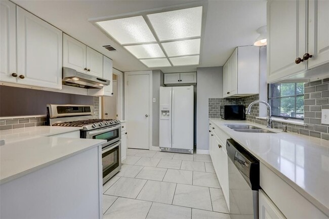 Building Photo - 1401 Mills Meadow Dr