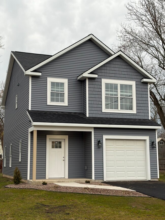 Building Photo - 122 Memphis St