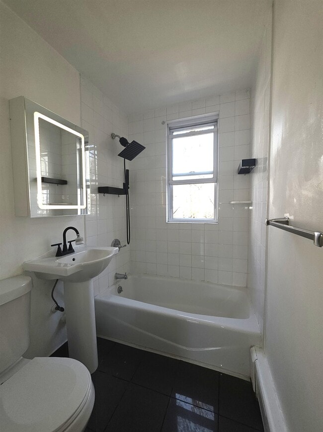 Building Photo - 10 66th St