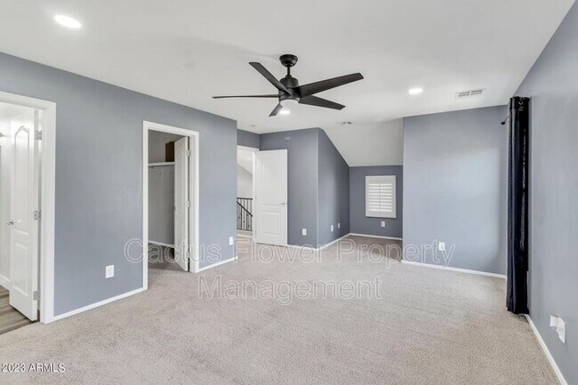 Building Photo - 5625 S 21st Pl