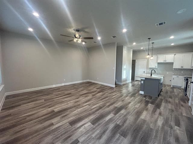 Building Photo - 4001 Avion Dr