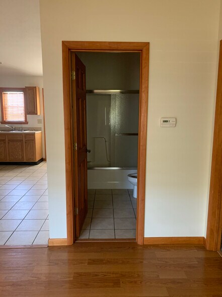 Building Photo - 185 Gullion Ln