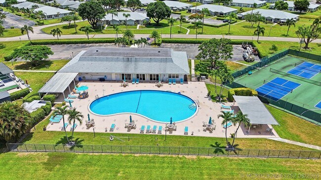 Building Photo - 14499 Canalview Dr