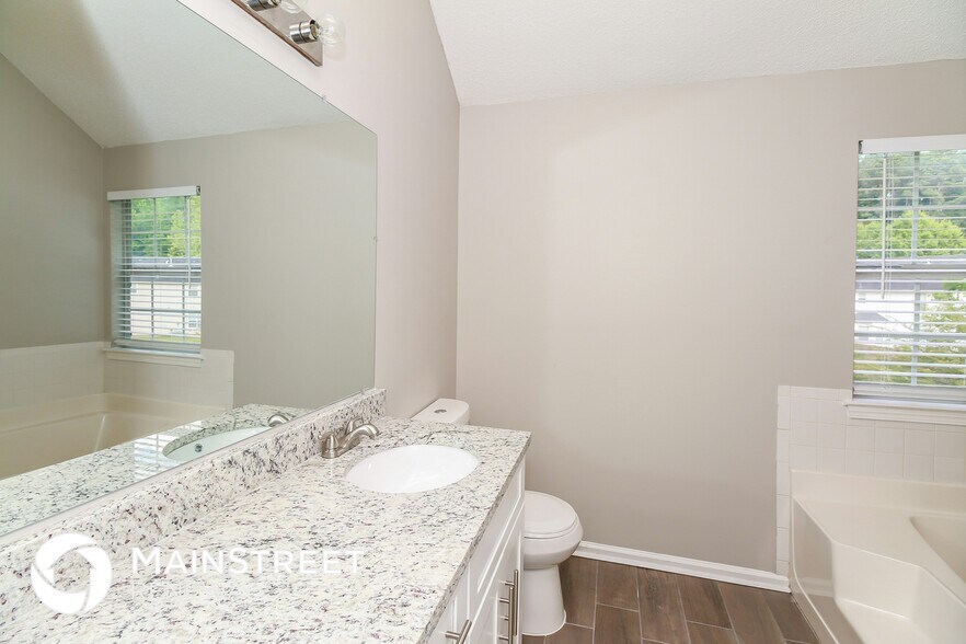 Building Photo - 7550 Sugarcreek Dr