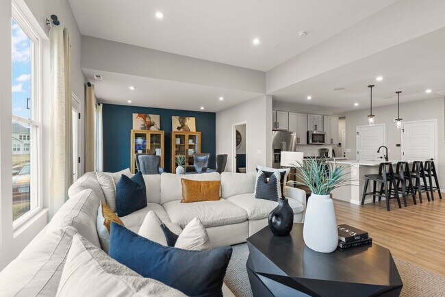 Building Photo - 2727 Lawlor Ln