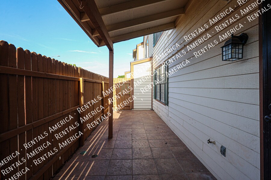 Building Photo - 6609 W Kingston Ln