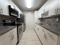 Building Photo - 7101 Miami Lakes Dr