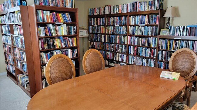 Building Photo - 1064 N Tamiami Trl