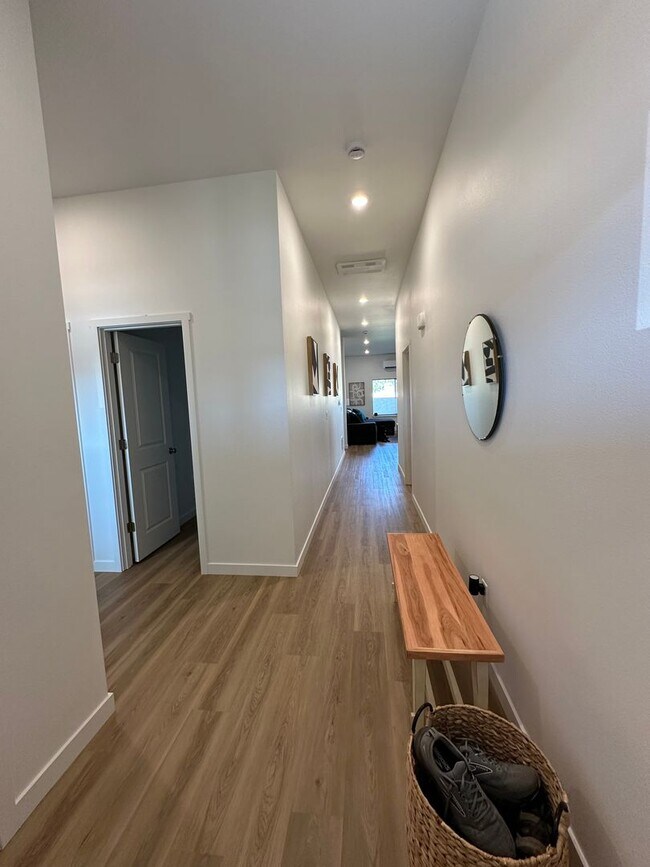 Building Photo - MOVE IN SPECIAL - Beautiful Newer 3 Bedroom / 2 Bath Home in NE Madras - PENDING APPLICATION