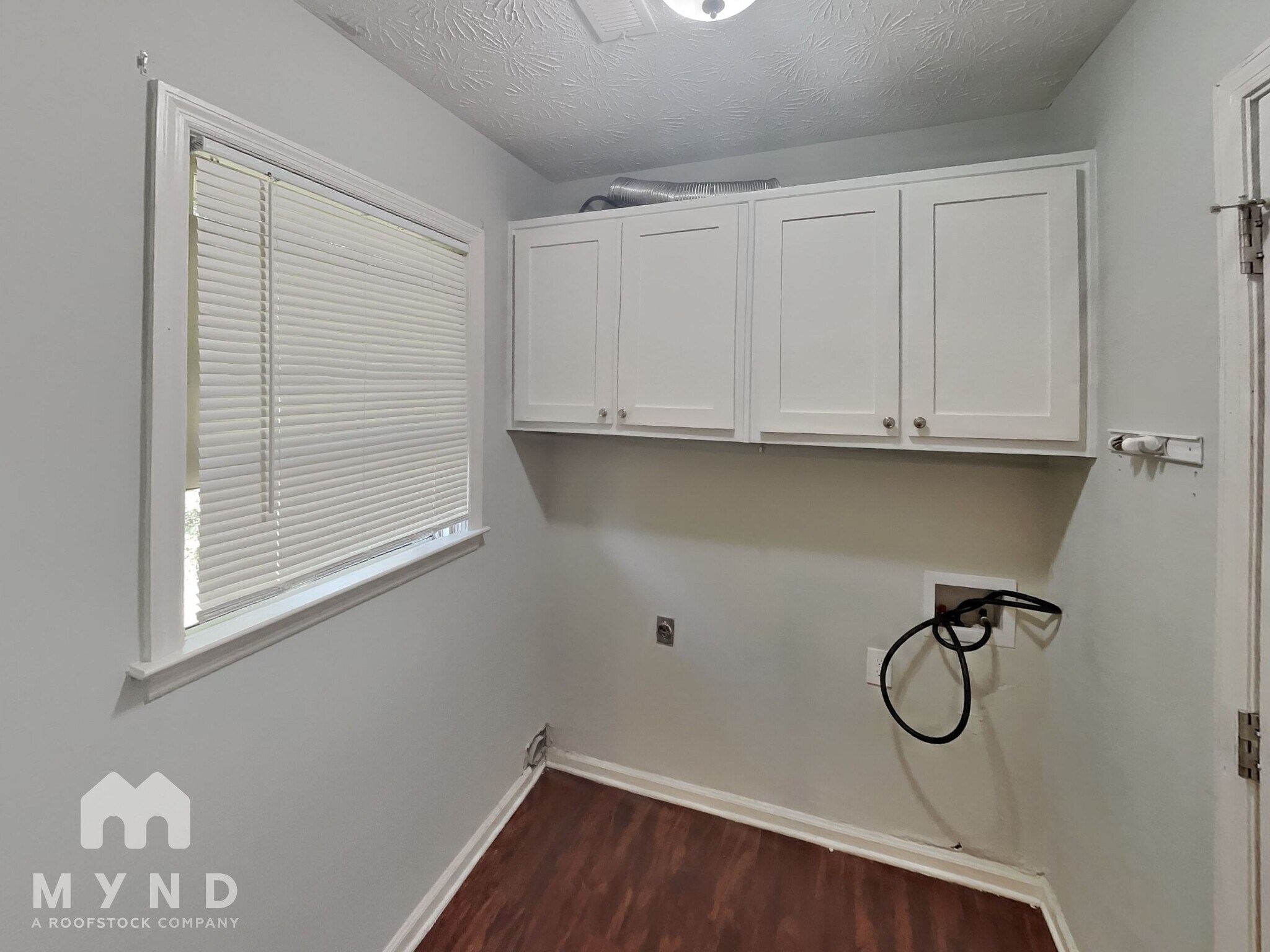 Building Photo - 65 Mountain View Cir